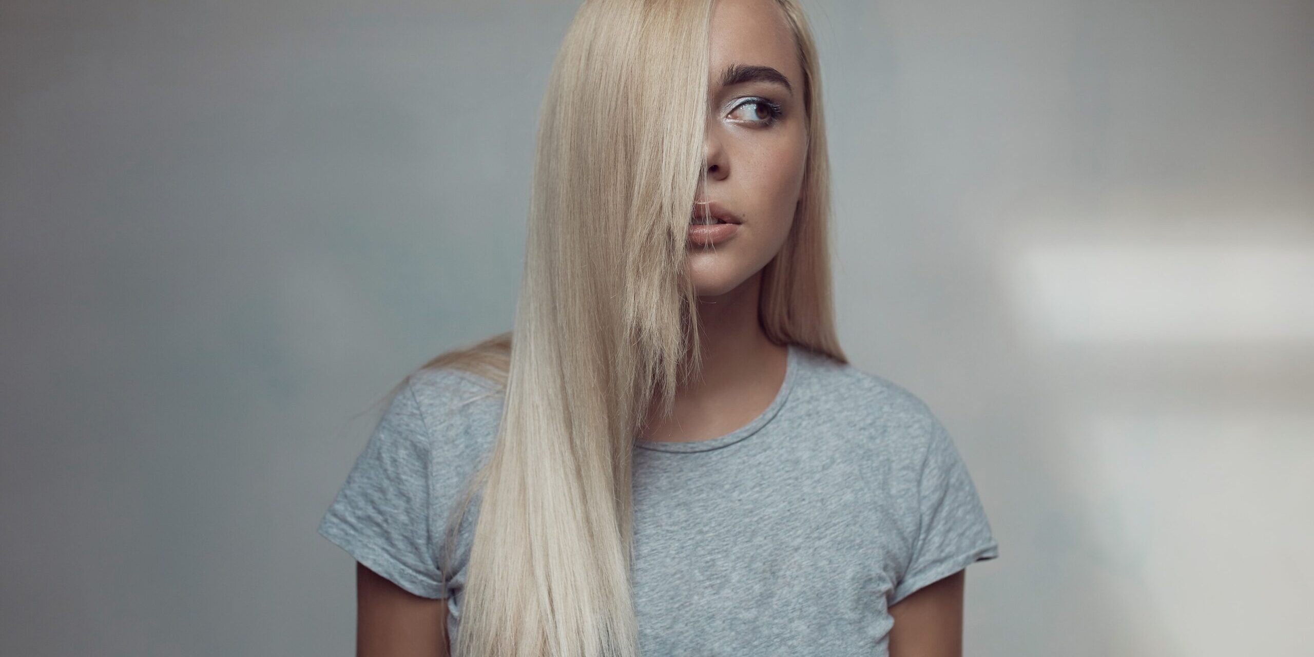 portrait-young-beautiful-woman-min κομμωτήριο θεσσαλονίκη pavone